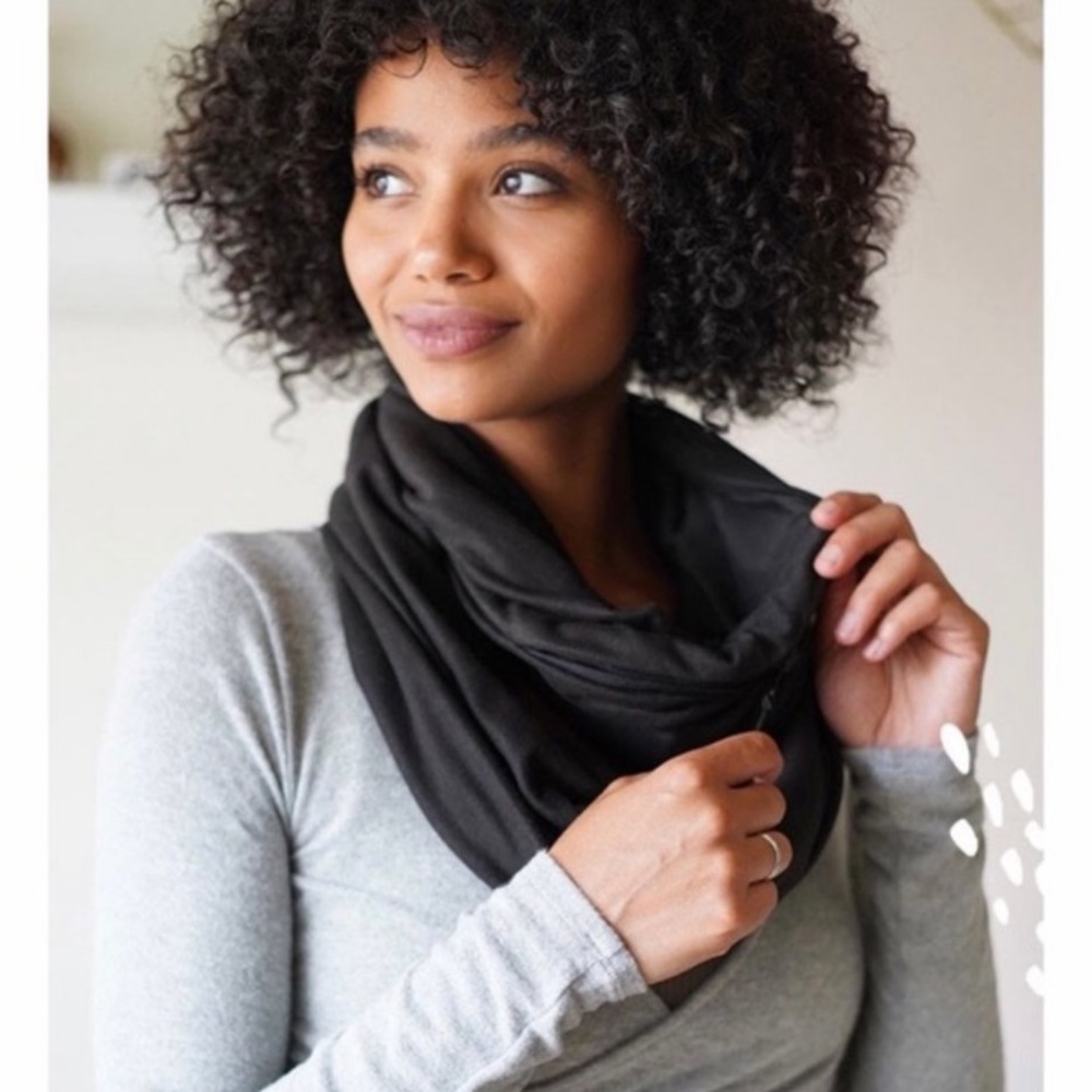 Beyond Yoga Hidden Pocket Infinity Scarf, NWT